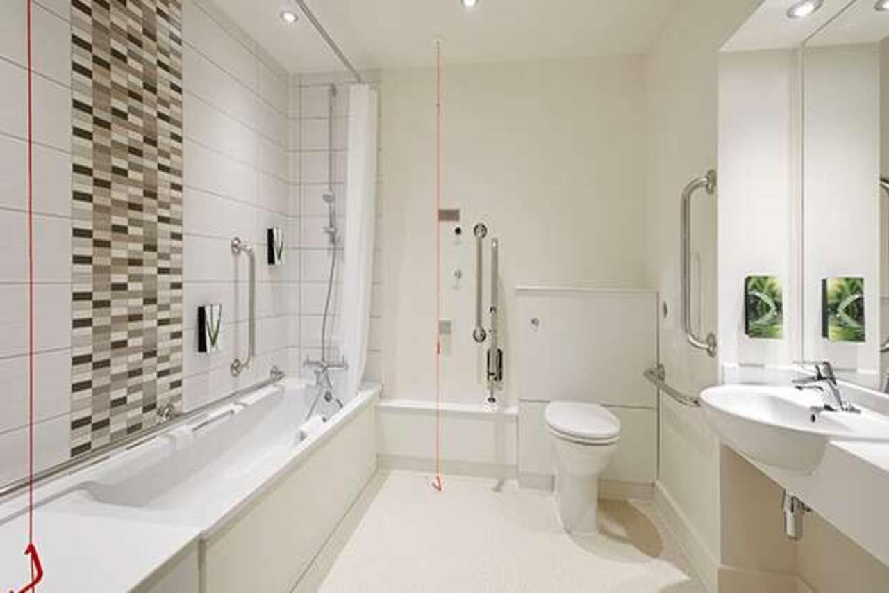 Premier Inn Woking West - A324 Экстерьер фото